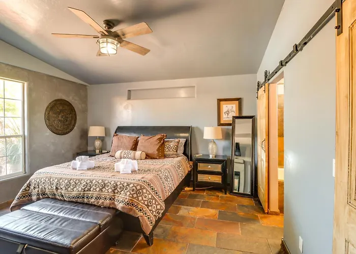 Private Courtyard & Swim Access In *