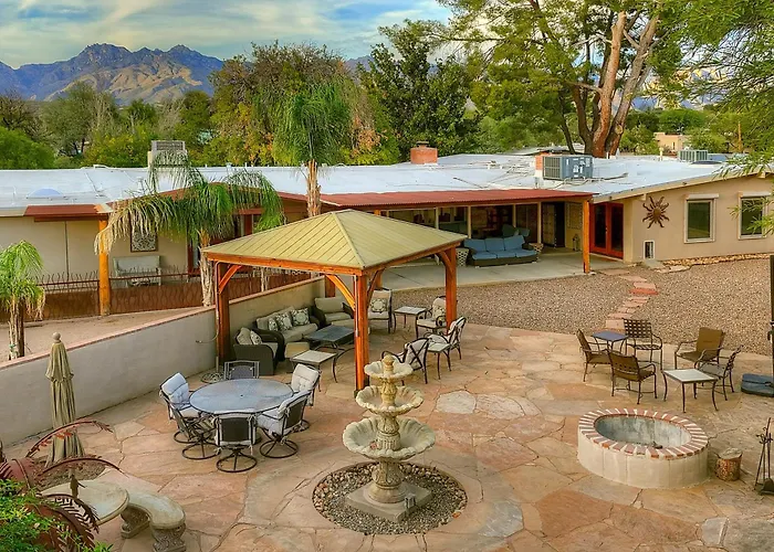 Holiday home Private Courtyard & Swim Access In Tucson
